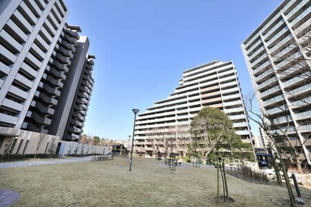 ｸﾞﾗﾝﾌｧｰｽﾄ千里桃山台2号棟(408)外観写真