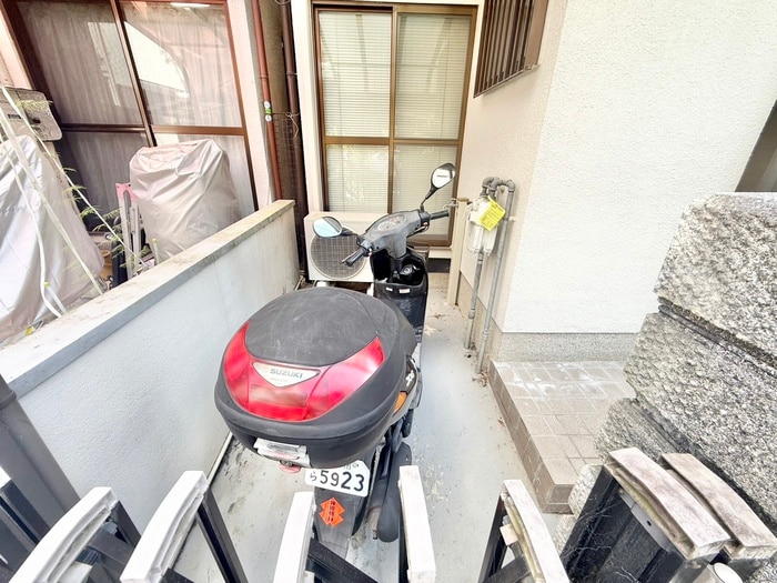 物件外観写真4　(駐輪場)