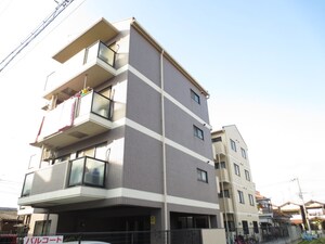 パルコート日下外観写真