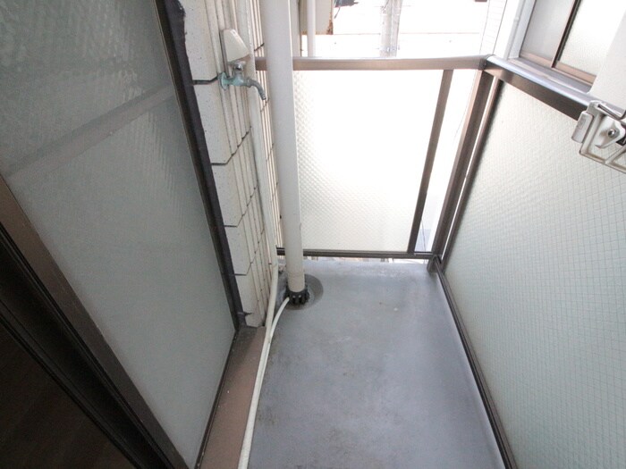 物件内観写真18　(洗濯機置場)