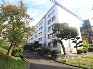 千里竹見台公社A4棟(208)外観写真