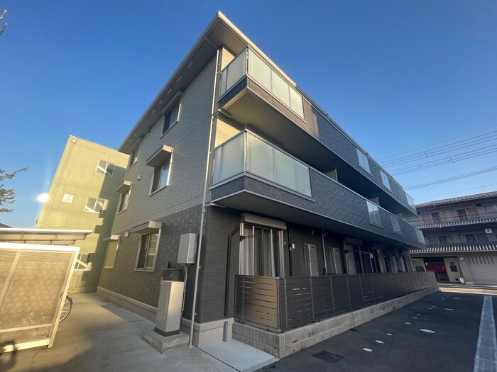 物件外観写真2　(駐輪場)