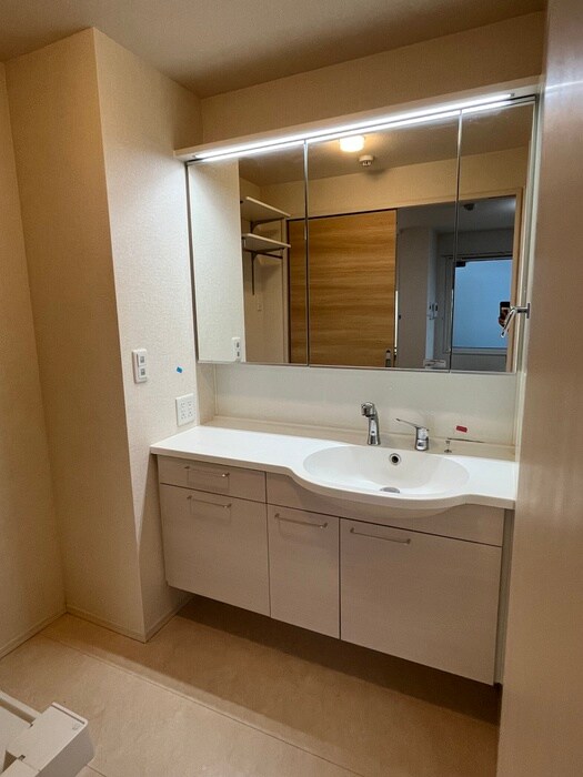 物件内観写真11　(洗面)