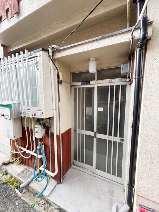 物件外観写真5　(エントランス部分)