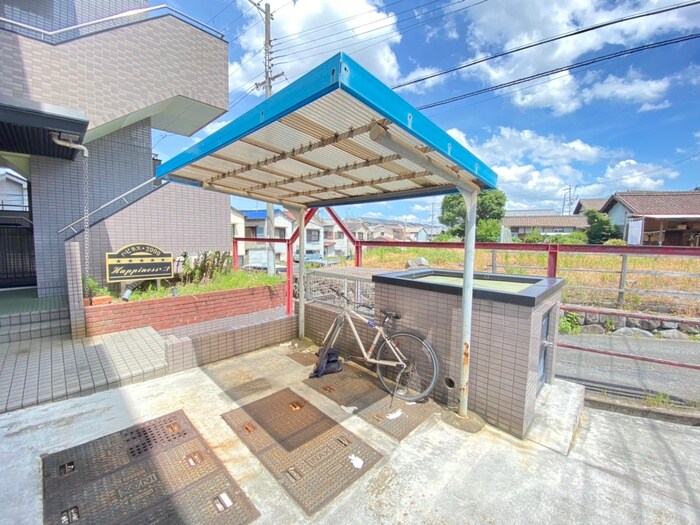 物件外観写真5　(駐輪場)