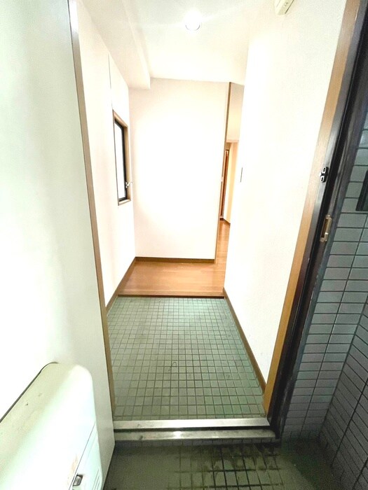 物件内観写真16　(玄関)