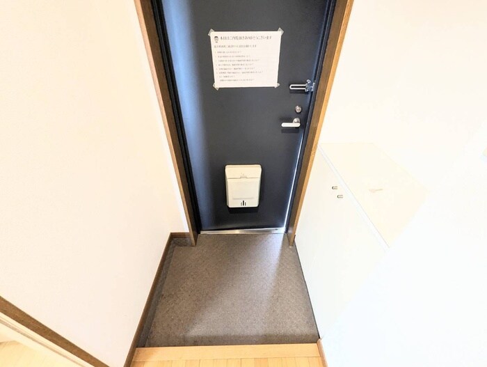 物件内観写真14　(玄関)