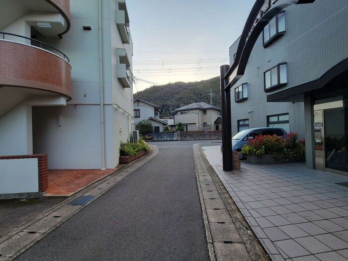 物件外観写真3　(周辺環境)