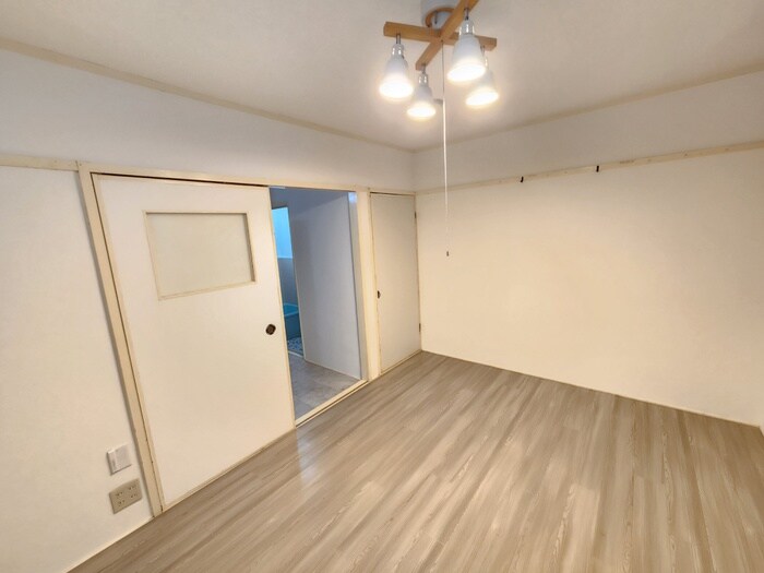 物件内観写真10　(居室)