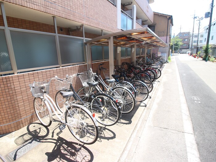 物件外観写真5　(駐輪場)