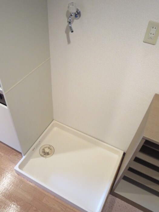 物件内観写真11　(洗濯機置場)