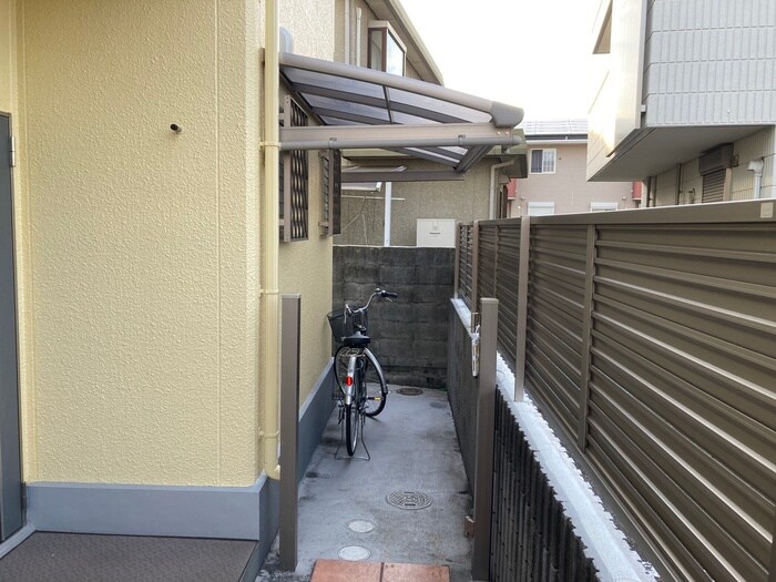 物件外観写真6　(駐輪場)