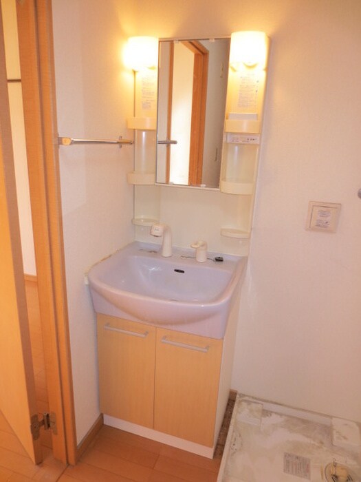 物件内観写真11　(洗面)