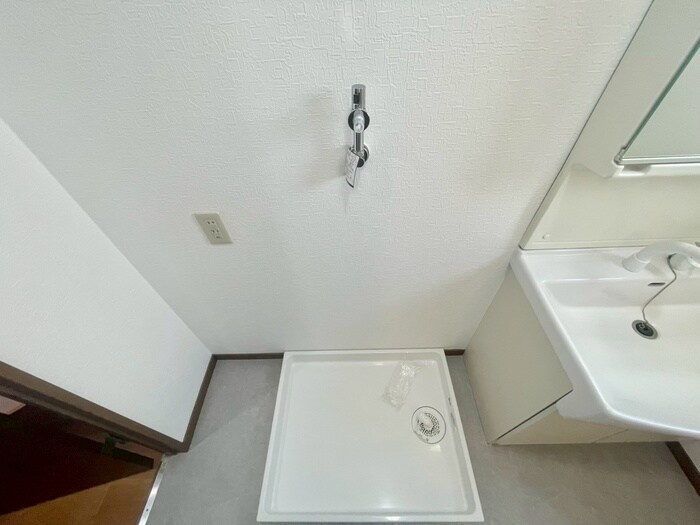 物件内観写真11　(洗濯機置場)