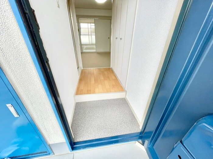 物件内観写真14　(玄関)