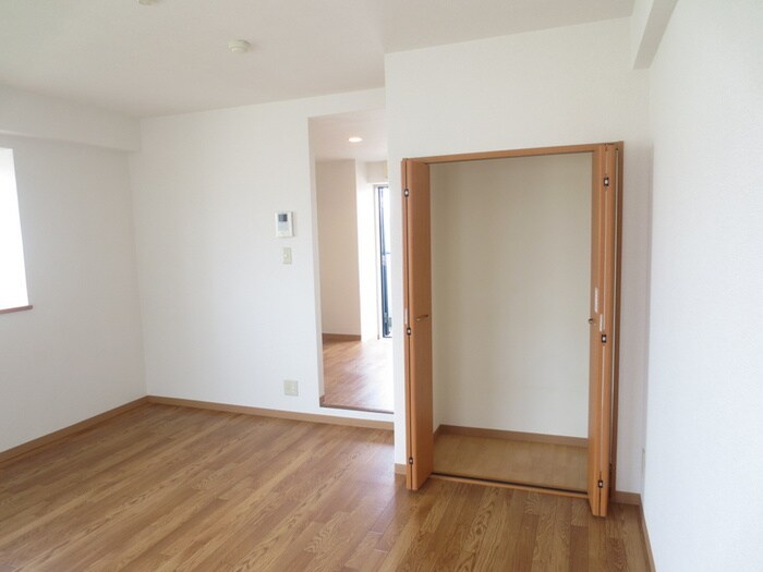 物件内観写真10　(収納)