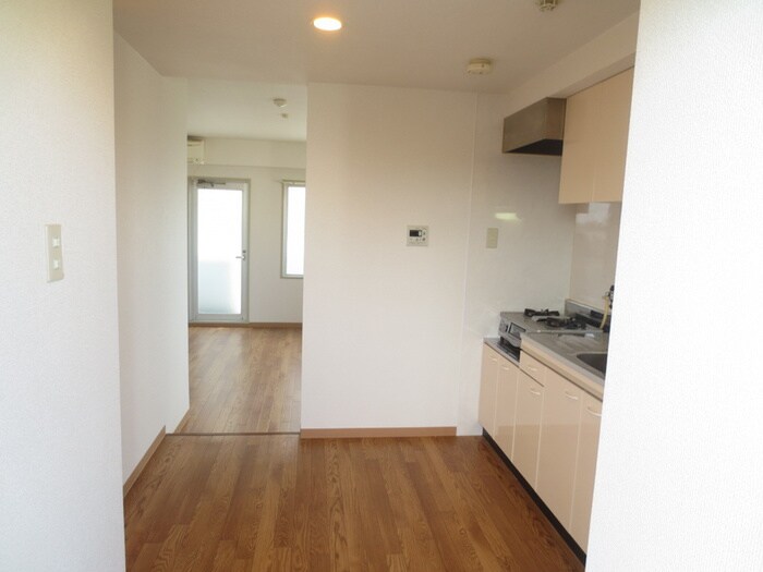 物件内観写真14　(廊下)