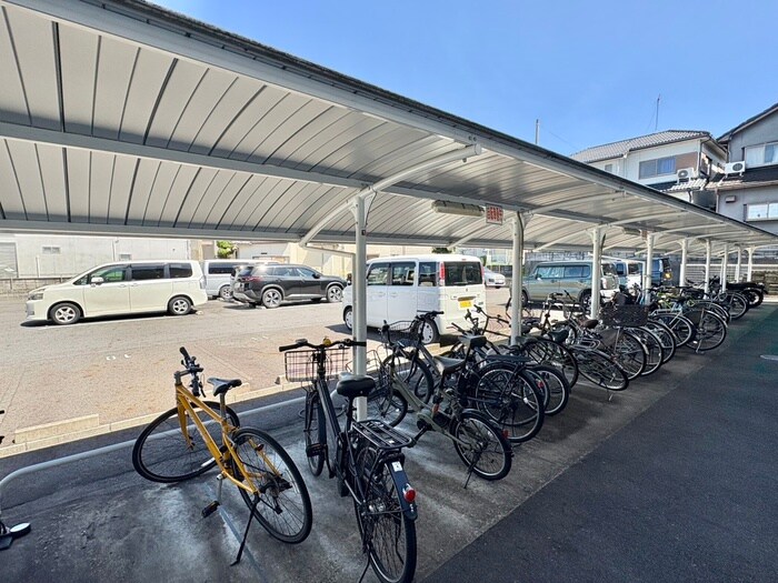 物件外観写真3　(駐輪場)