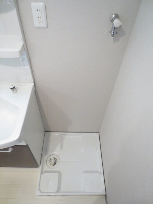 物件内観写真14　(洗濯機置場)