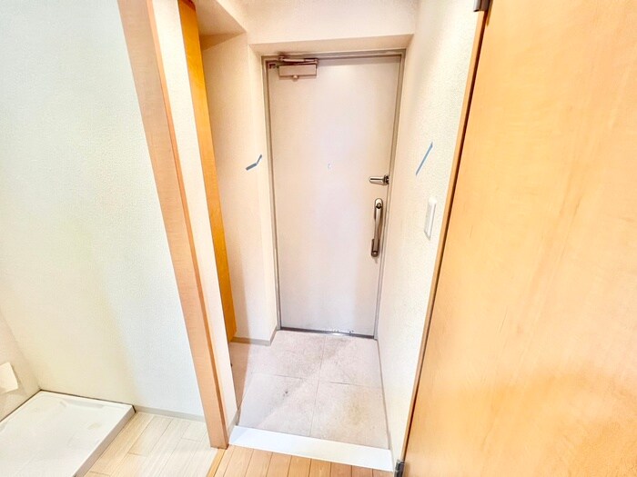 物件内観写真14　(玄関)
