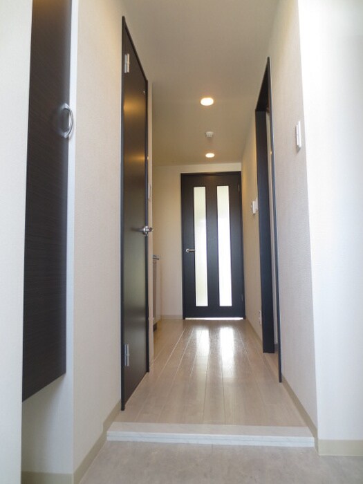 物件内観写真16　(玄関)