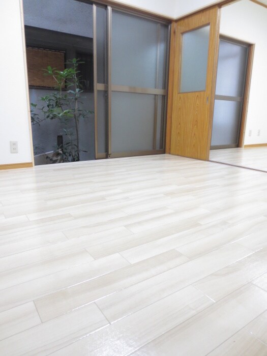 物件内観写真4　(居室)