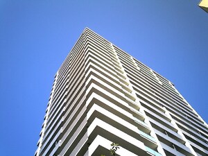 ﾛｲﾔﾙﾀﾜｰ大阪谷町604･704号室外観写真