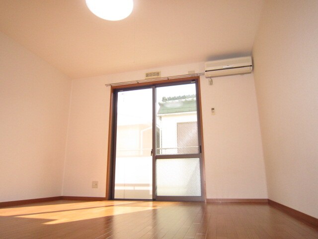 物件内観写真11　(居室)