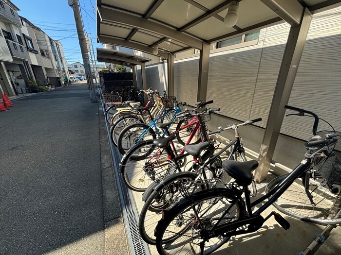 物件外観写真3　(駐輪場)
