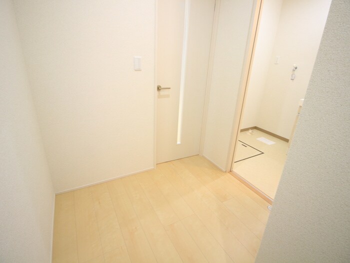 物件内観写真17　(廊下)