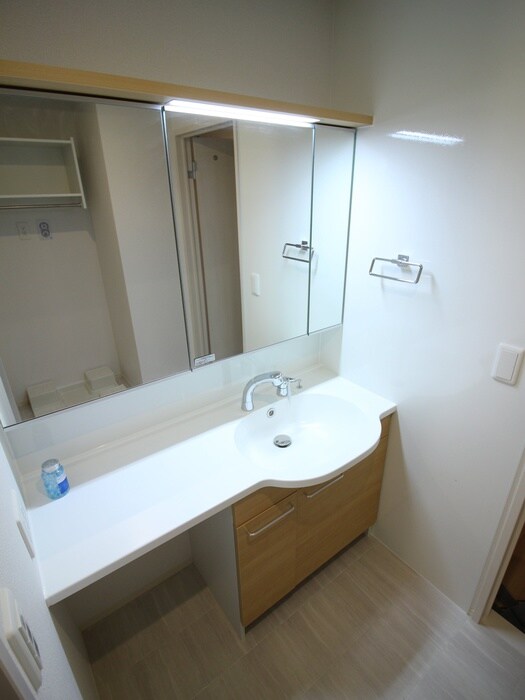 物件内観写真12　(洗面)