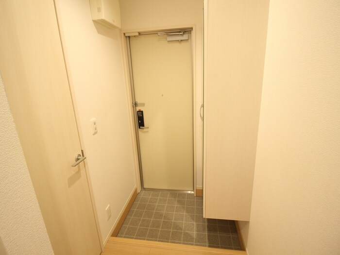 物件内観写真14　(玄関)