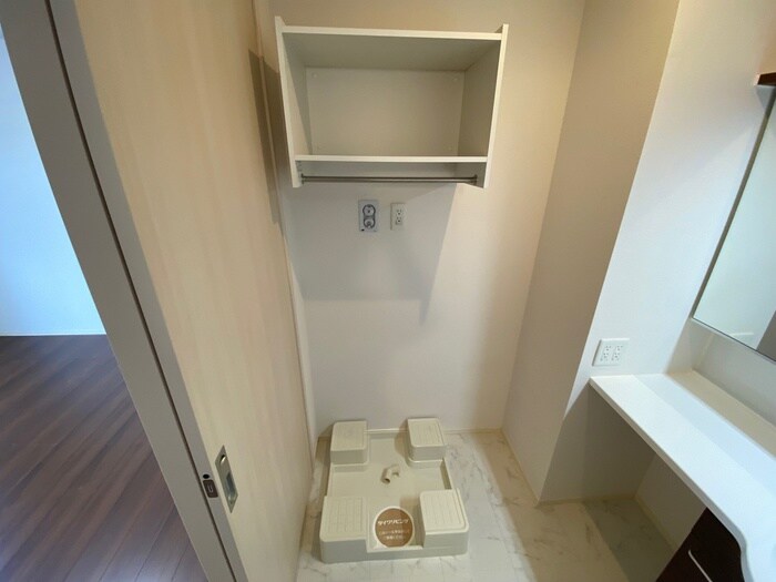 物件内観写真18　(洗濯機置場)