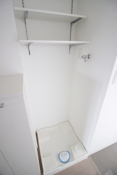 物件内観写真13　(洗濯機置場)