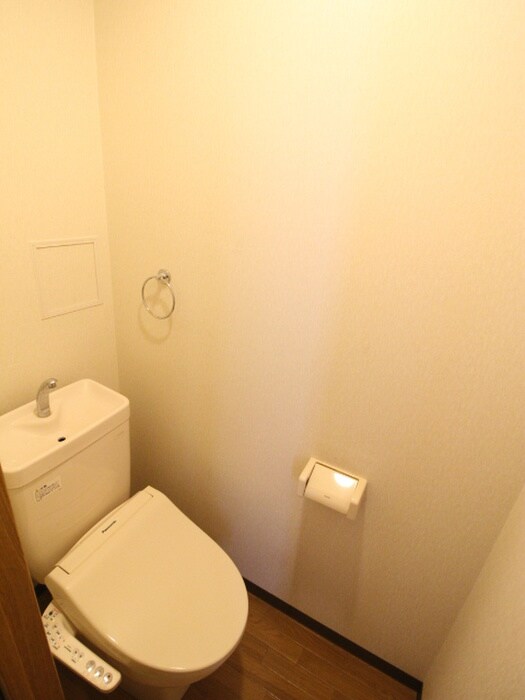 物件内観写真11　(トイレ)