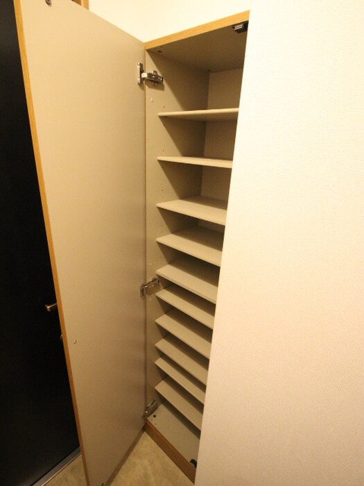 物件内観写真18　(靴箱)