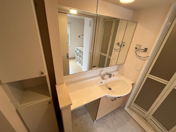 物件内観写真9　(洗面)