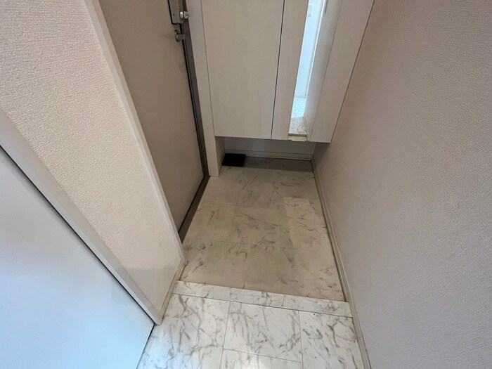 物件内観写真15　(玄関)