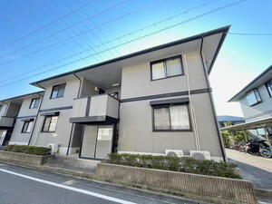 ロイヤルシャトーＢ棟外観写真