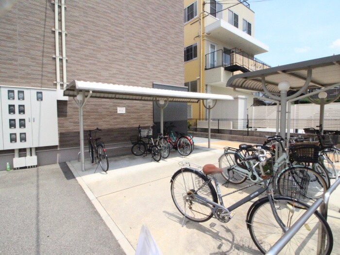 物件外観写真2　(駐輪場)