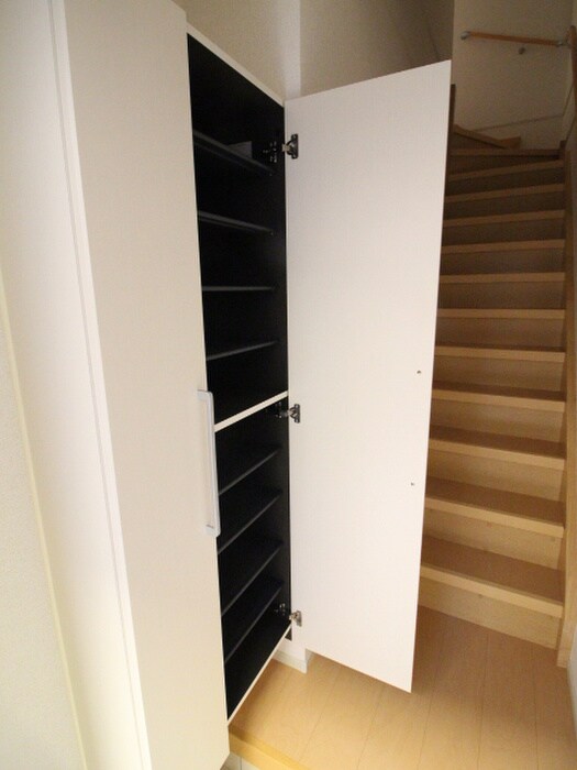 物件内観写真13　(靴箱)