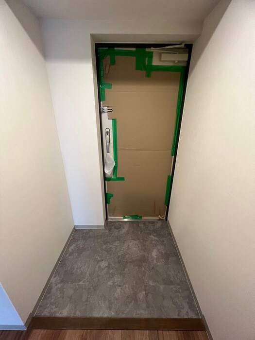 物件内観写真7　(玄関)