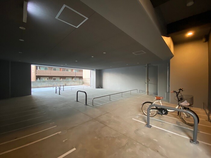 物件外観写真6　(駐輪場)