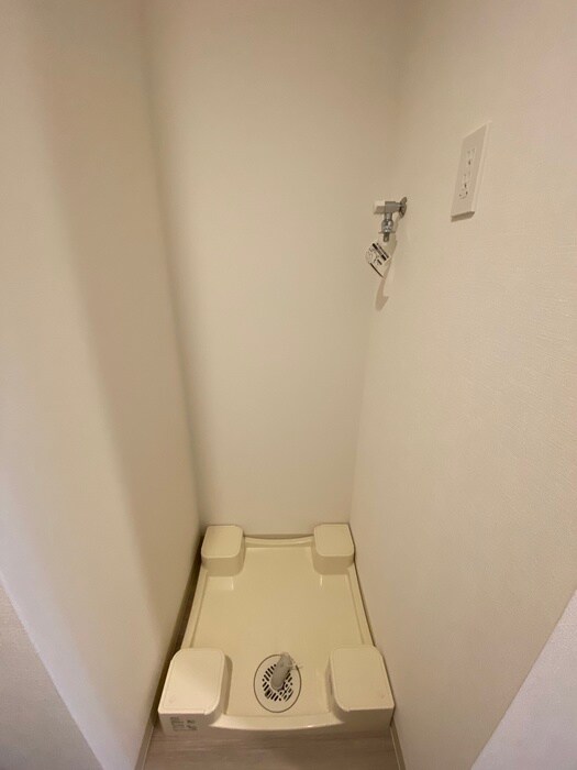 物件内観写真13　(洗濯機置場)