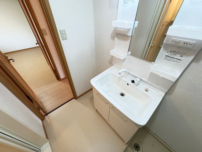 物件内観写真10　(洗面)