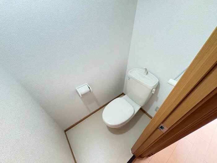 物件内観写真12　(トイレ)