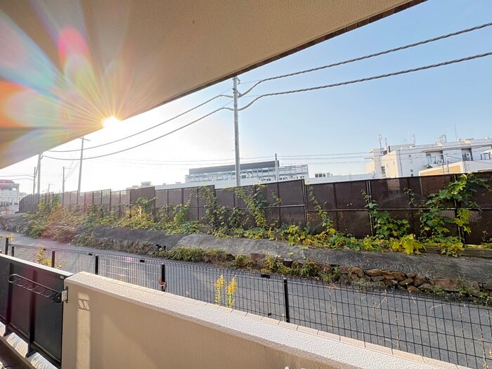 物件内観写真22　(室内からの展望)