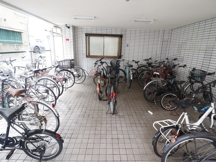 物件外観写真3　(駐輪場)