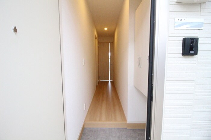物件内観写真17　(廊下)