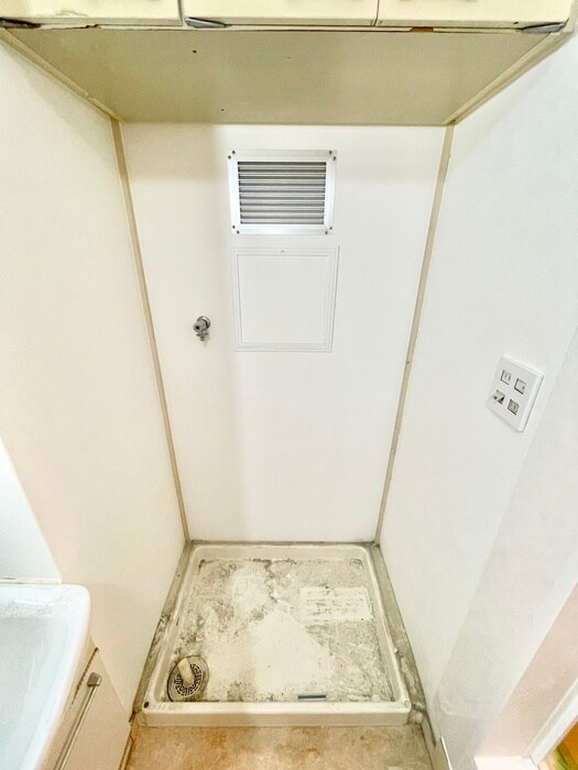 物件内観写真10　(洗濯機置場)